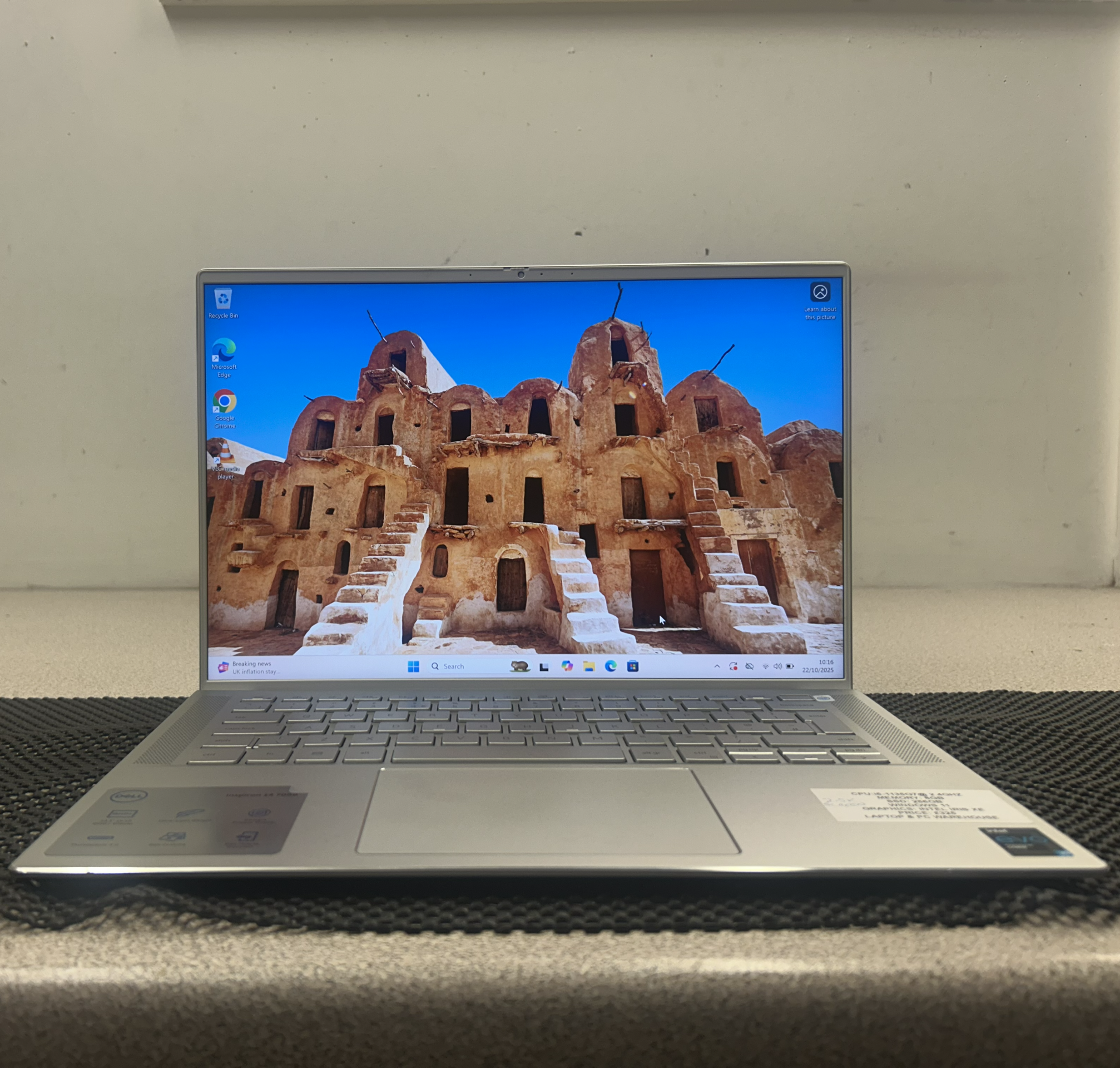 Dell Inspiron 14 7000. Core i5- 1135G7 @ 2.4GHZ | 8GB | 256GB SSD | Win 11
